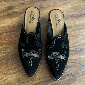 Patricia Nash mules